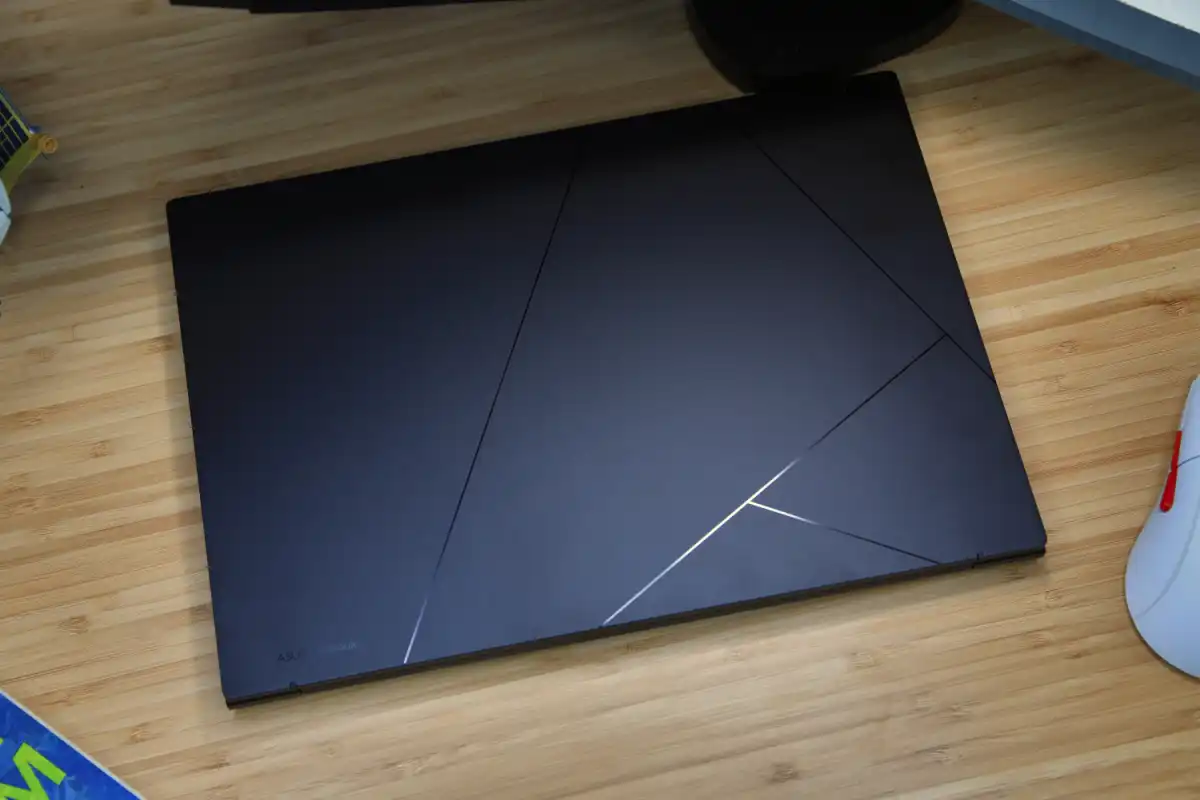 Asus Zenbook 14 OLED Design and build quality
